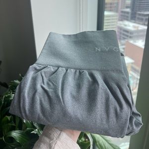 NVGTN Grey Contour Seamless
Leggings